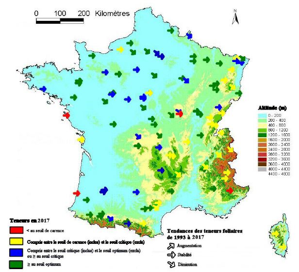 Carte du niveau moyen de l’alimentation foliaire en azote (en 2017) et tendance (de 1993 à 2017), dans les peuplements du réseau RENECOFOR